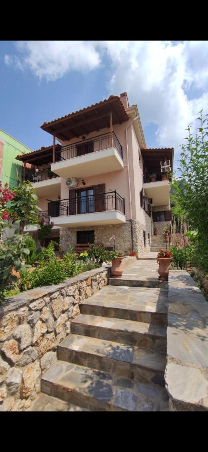 Panos Luxury Suites Kalambáka Kültér fotó
